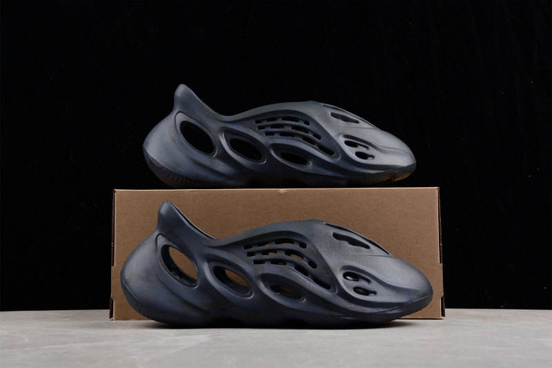 YZY Foam Runner Men Shoes 011