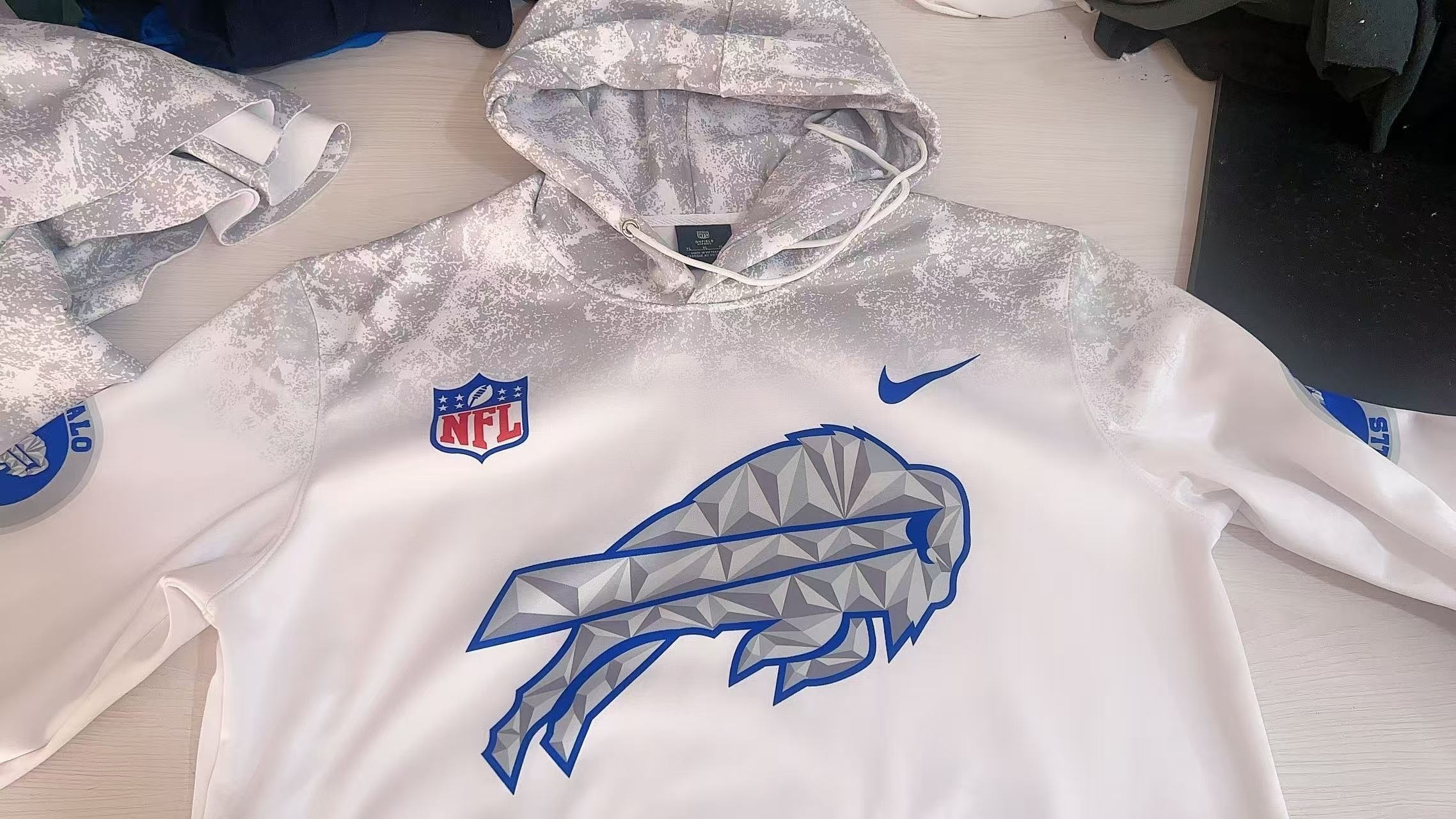 Buffalo Bills   2025  Limited   Football Stitched hoodie Jersey