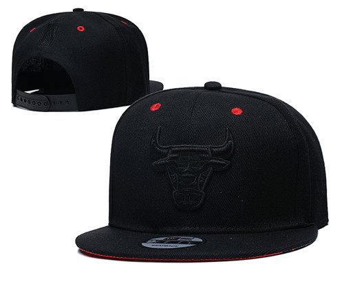Bulls Black Snapback TX