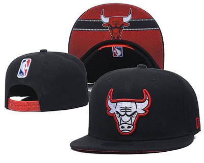 Bulls Team Logo Black Adjustable Hat GS 1