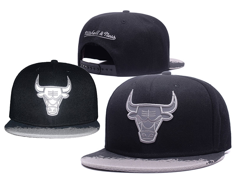 Bulls Team Logo Black Mitchell & Ness Adjustable Hat GS