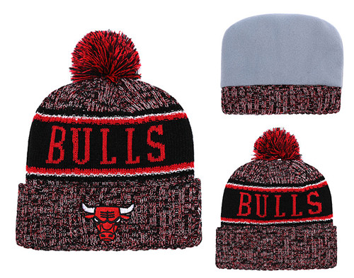 Bulls Team Logo Cuffed Knit Hat With Pom YD