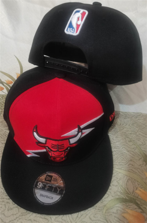 Bulls Team Logo Snapback Hat  GS