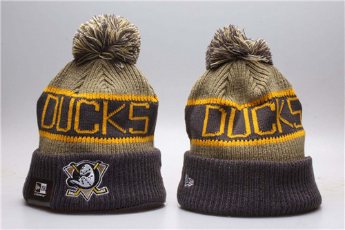 Ducks Team Logo Gray Knit Hat With Pom YP