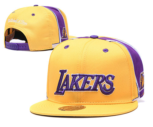 Lakers Team Logo Yellow Mitchell & Ness Adjustable Hat TX