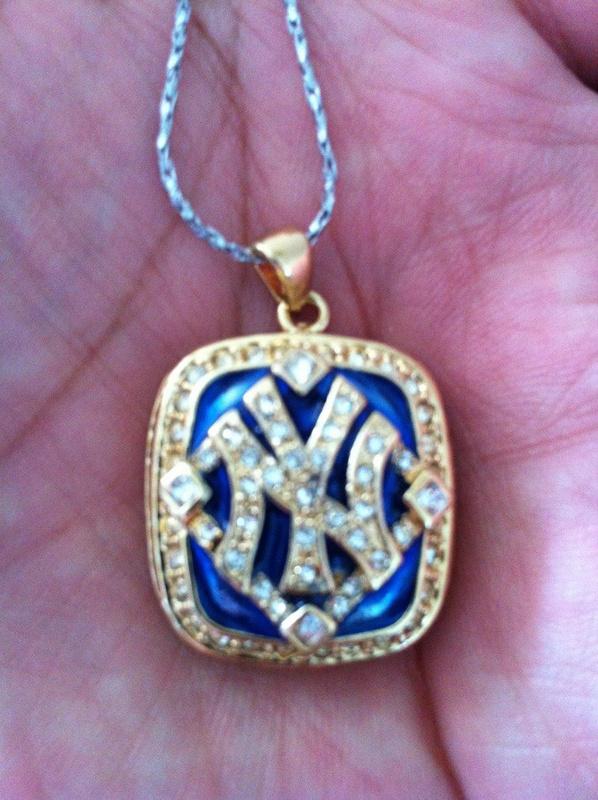 MLB New York Yankees World Champions Pendant
