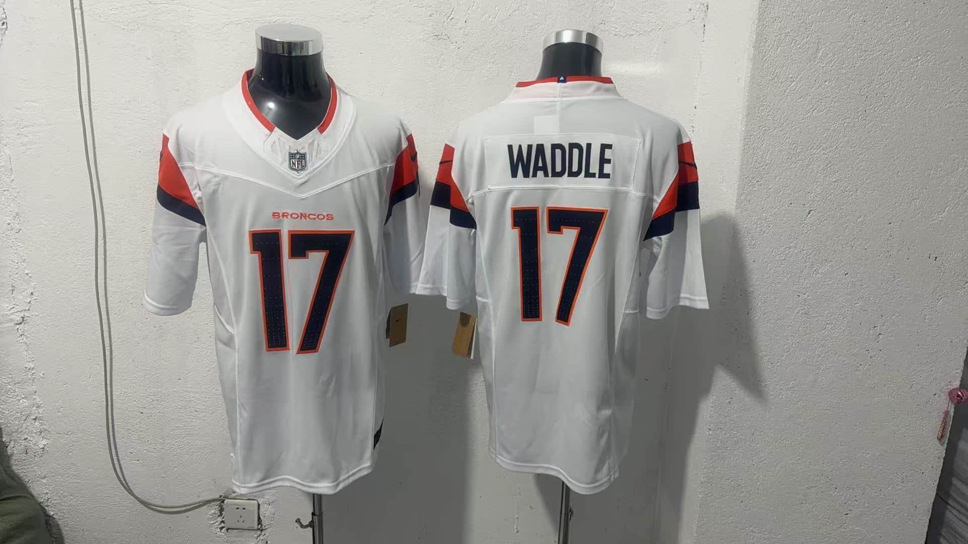 Men's Denver Broncos  Football Stitched Jersey   17 WADDLE
