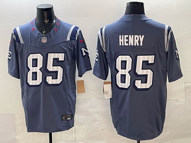 Nike Men's New England Patriots Hunter Henry #85 Game  Jersey