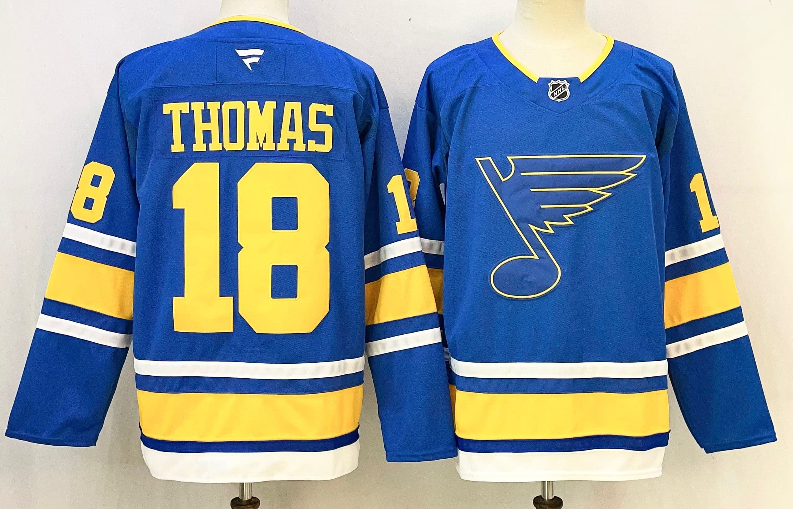 St. Louis Blues Robert Thomas  18