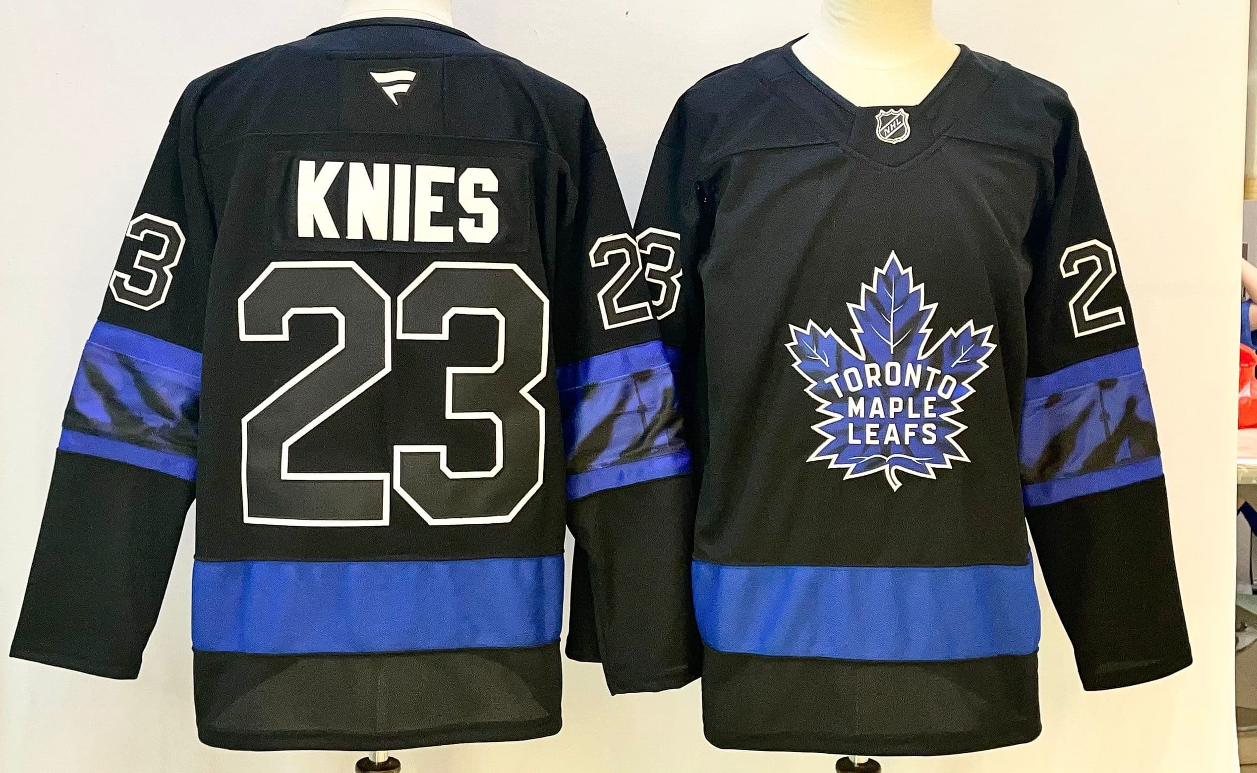 Toronto Maple Leafs  KNIES 23 Jersey
