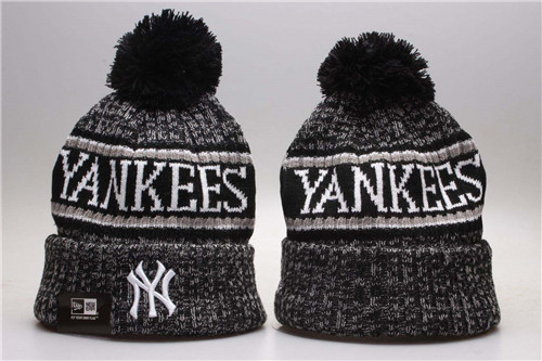 Yankees Fresh Logo Black Knit Hat With Pom YP