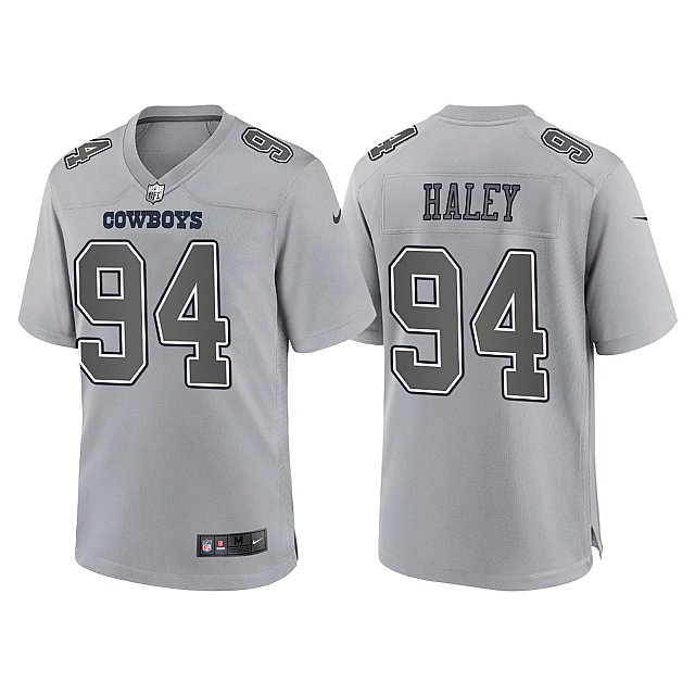 atmosphere-game-charles-haley-retired-player-gray-jersey-middle