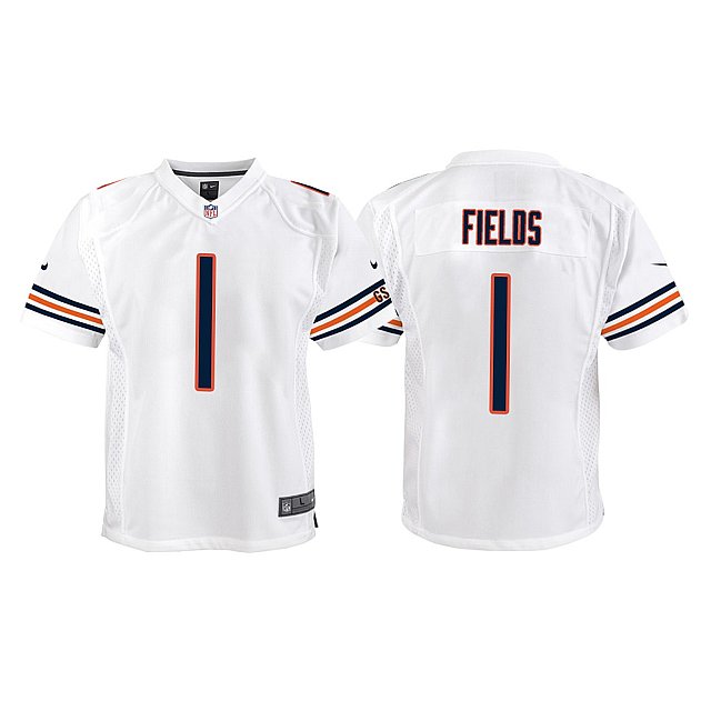 justin-fields-game-chicago-bears-white-jersey-middle