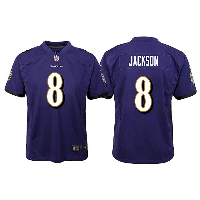 lamar-jackson-game-baltimore-ravens-purple-jersey-middle