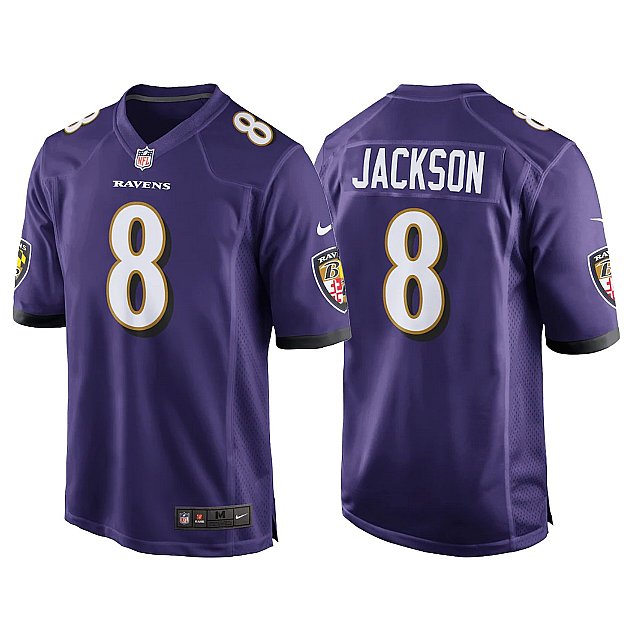 lamar-jackson-ravens-game-purple-jersey-middle